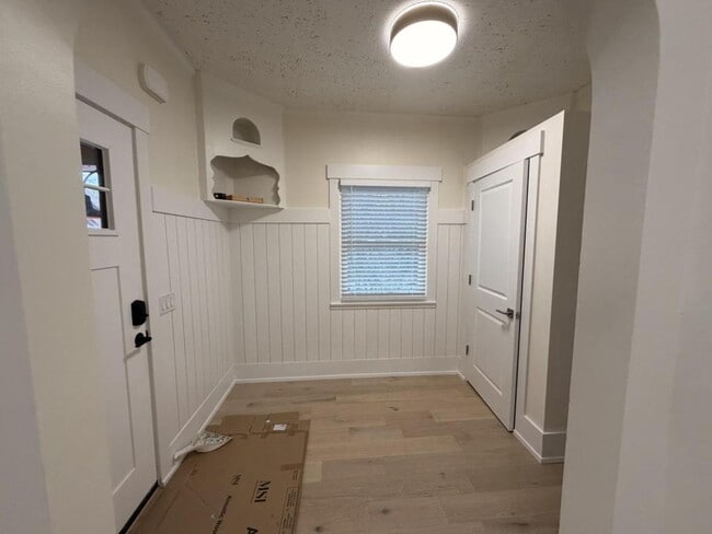 Building Photo - 245 Edgerton St