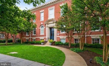 Building Photo - 2035 2nd St NW