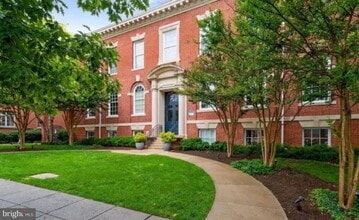 Building Photo - 2035 2nd St NW