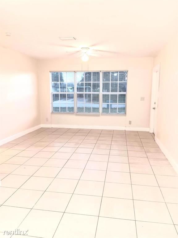 Foto del edificio - 3 br, 1 bath House - 131 NE 15th Ave