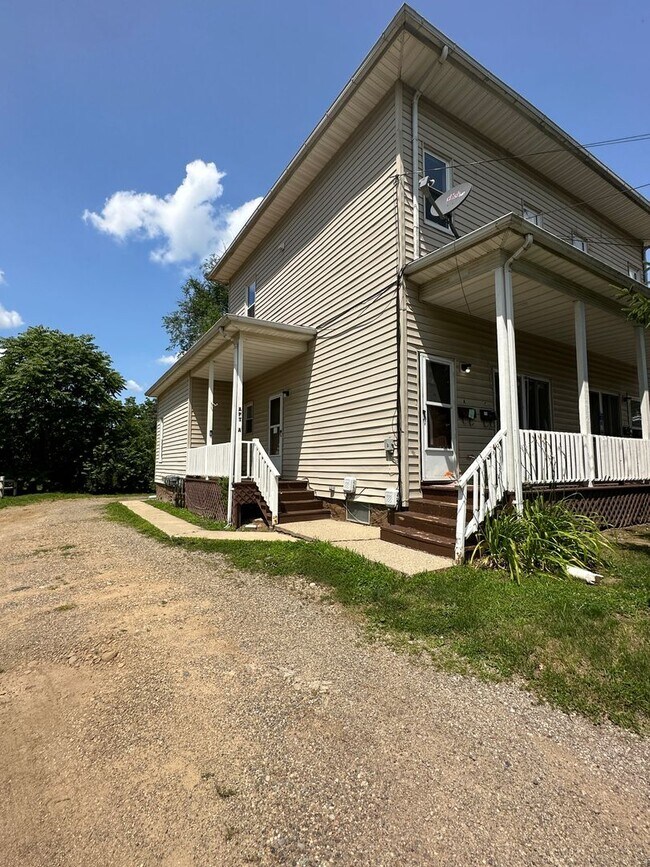 Building Photo - 504 N State St