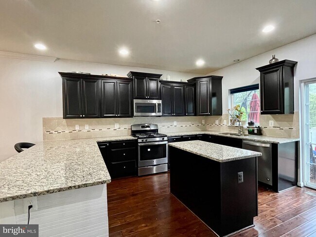 Foto del edificio - 7004 Foxton Way
