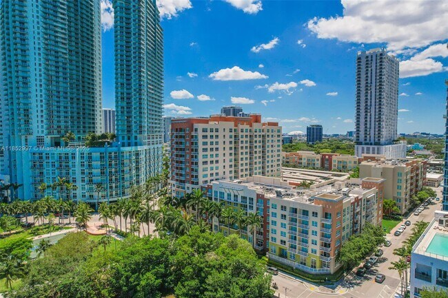 Foto del edificio - 2000 N Bayshore Dr
