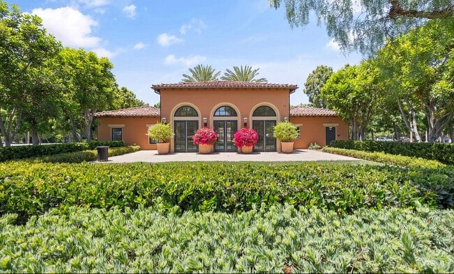 Building Photo - 61 Pathway