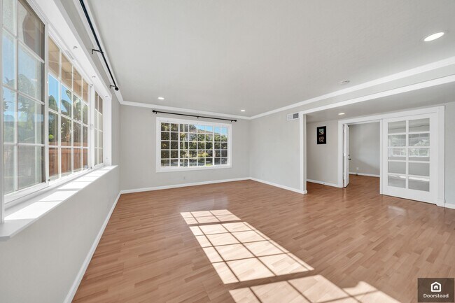 Building Photo - 2923 Helmsley Dr