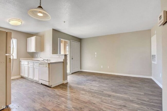 Building Photo - 1650 N Pecos Rd