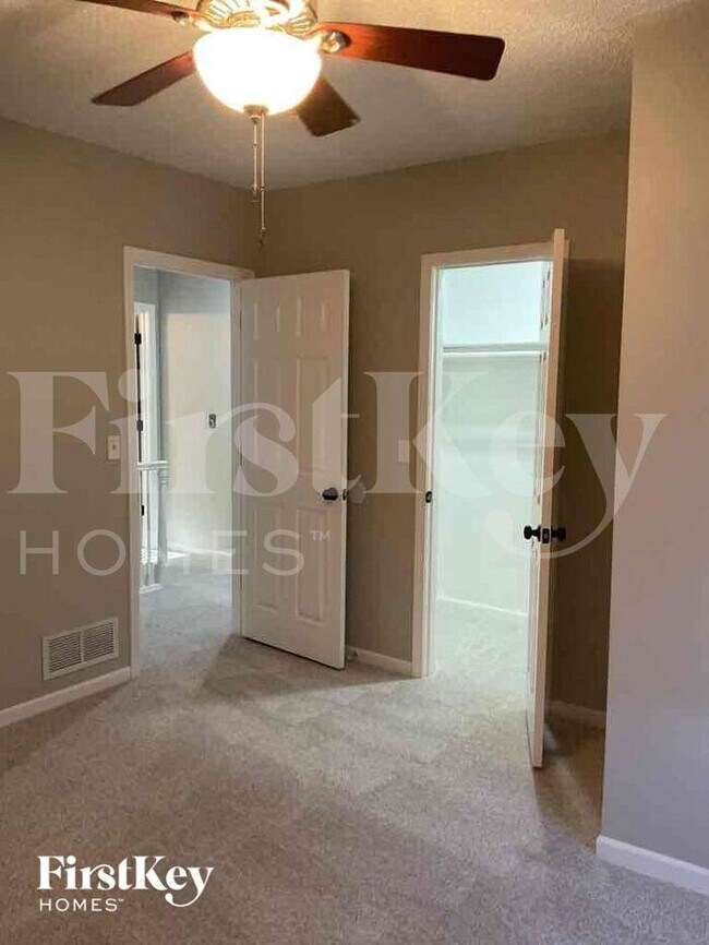 Foto del edificio - 8533 N Overland Dr