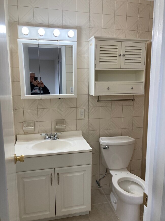 Manor Park V Apartments Senior 55+ 62 Nicole Pl West Babylon, NY