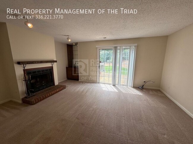 Building Photo - 1100 Yellowbell Pl