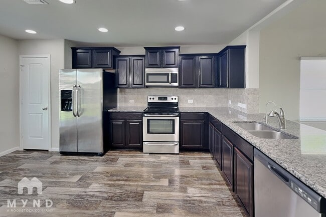 Foto del edificio - 717 Pinnacle Dr