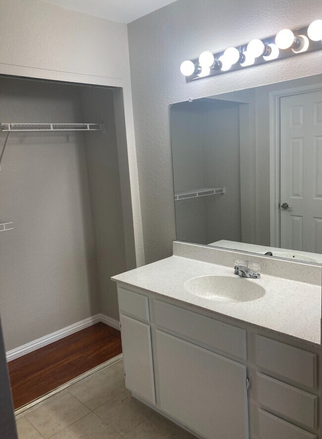 Foto del edificio - 12584 Atwood Ct