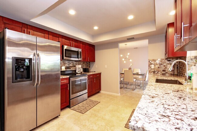 Foto del edificio - Gulf Access Pool Home. 4BED/2BATH. SE OF CAPE CORAL FL. Special Offer! Qualify for a deposit-free...