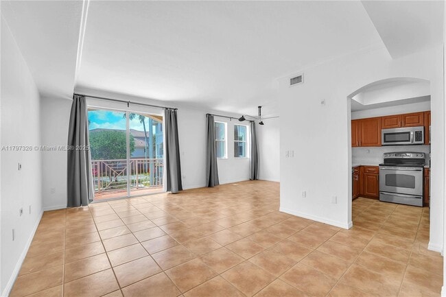 Foto del edificio - 8858 W Flagler St