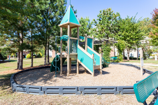 Área de juegos para niños - Brooke Pointe Apartments