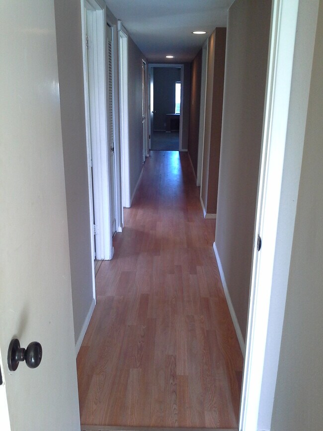 Foto del edificio - 8350 N 50th Dr