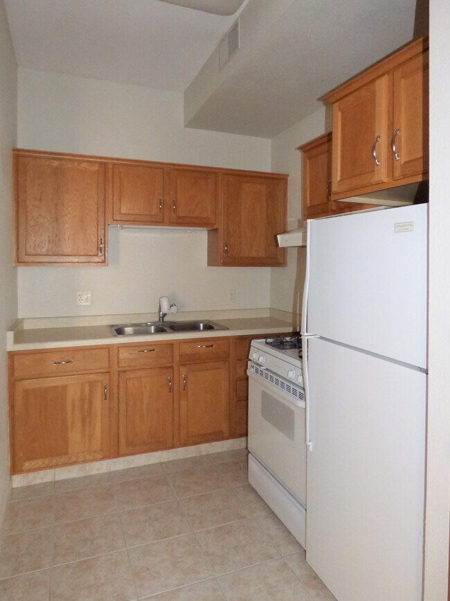 Kitchen - 325 Broadway Ave S
