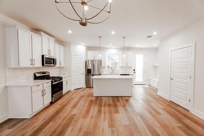 Foto del edificio - 6414 Cowman Wy