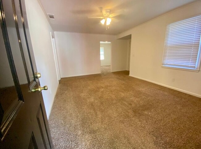 Building Photo - 2822 Fern St