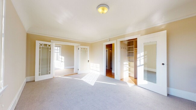 Building Photo - Light And Bright Studio In Prime Berkeley Neighborhood!