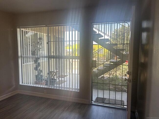 Foto del edificio - 4174 Monroe Ave