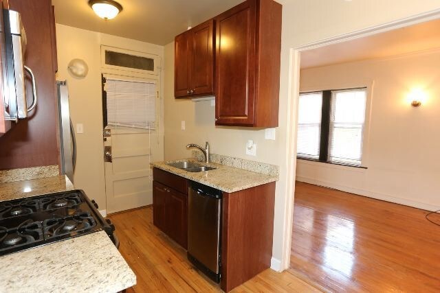 Foto del edificio - 2105 W Ainslie St