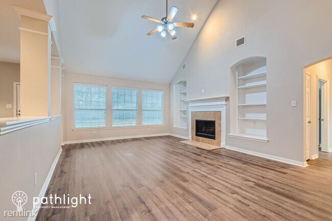 Building Photo - 4 br, 2.5 bath House - 323 Deaton Dr UNIT