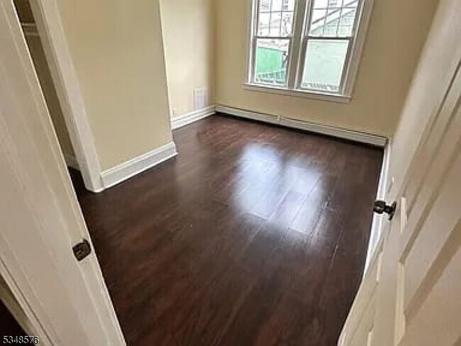 Foto del edificio - 111 Cleremont Ave