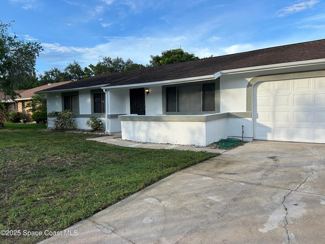 Foto principal - 1253 Drill Ave NE