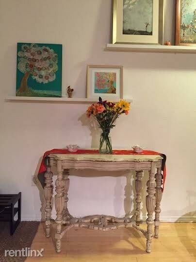 Foto del edificio - 1 br, 1 bath Apartment - Near Irving Park