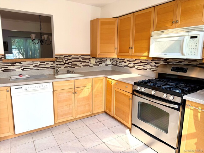 Foto del edificio - 209 Everett Pl