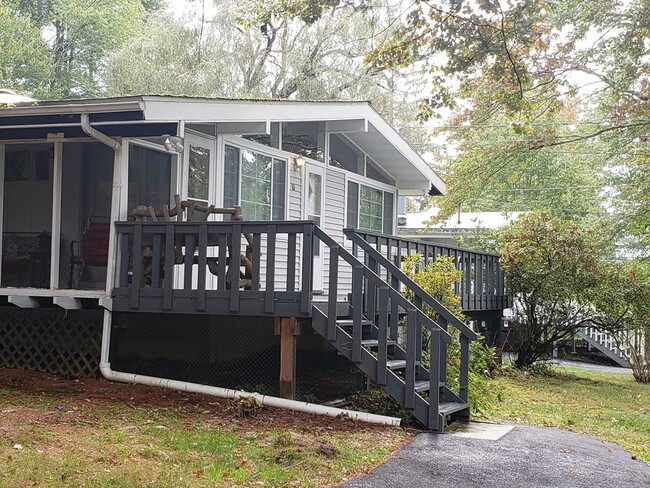 Foto del edificio - 10 Donenfeld Dr