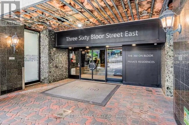 Building Photo - 360 Bloor St E