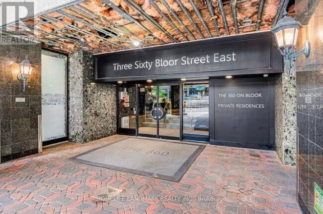Photo du bâtiment - 360 Bloor St E
