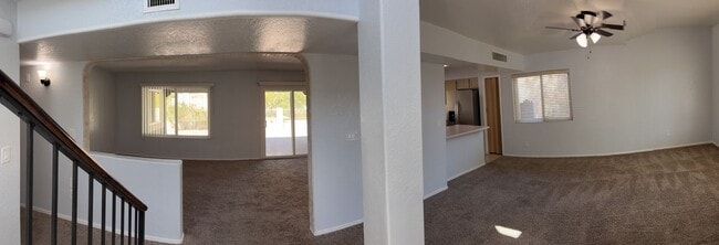 Foto del edificio - Beautiful eastside location