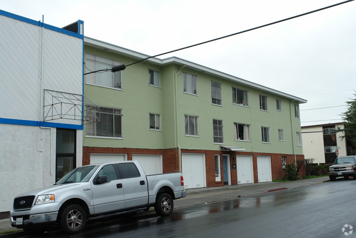 Building Photo - 1020 Washington Ave