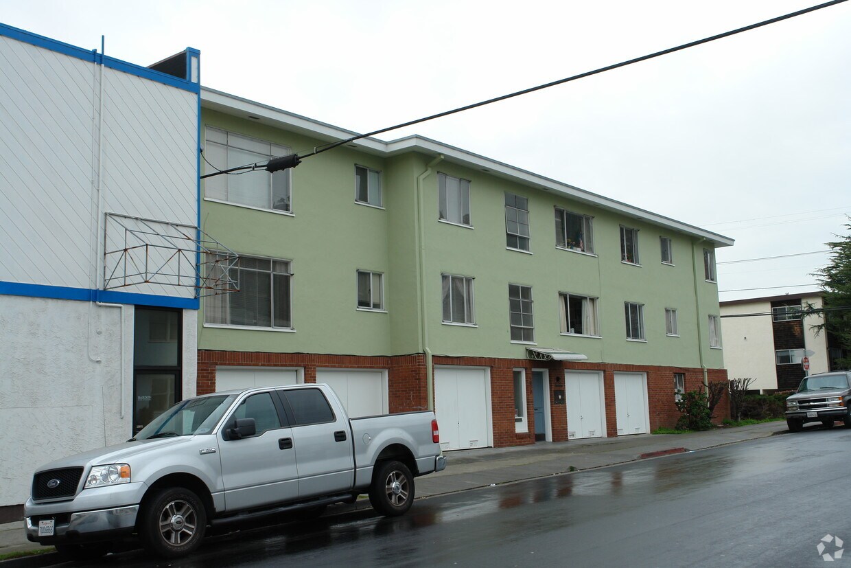 Foto del edificio - 1020 Washington Ave