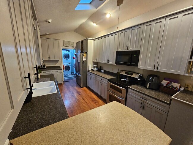 Foto del edificio - 175 Bluff View Dr