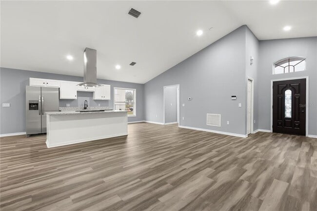 Building Photo - 460 Martigues Dr