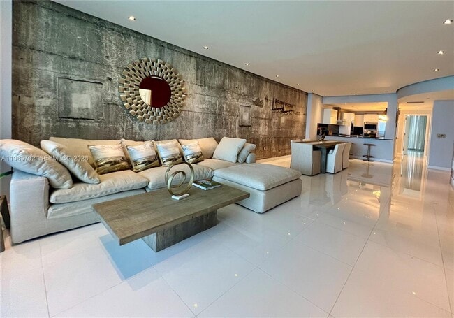 Foto del edificio - 17121 Collins Ave