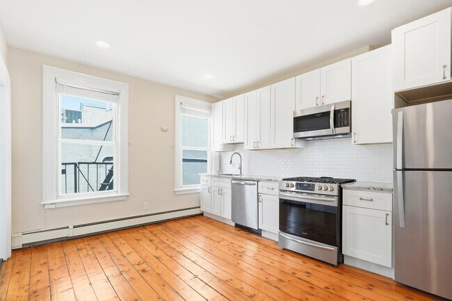 Foto del edificio - 244 1st St