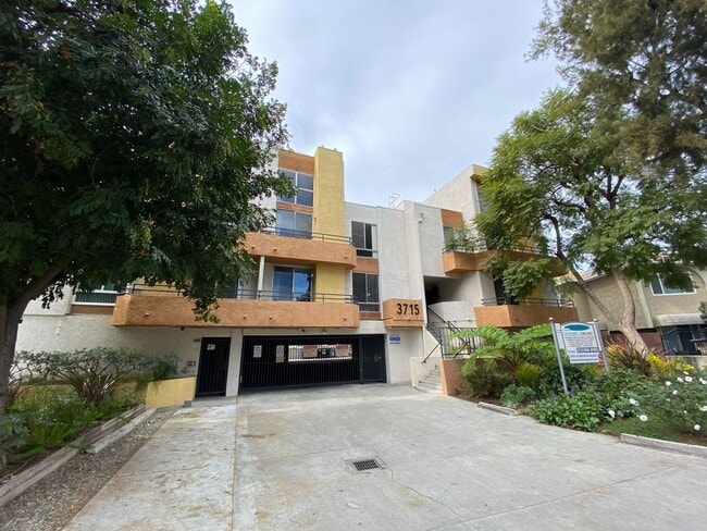 Foto del edificio - 3715 S Canfield Ave