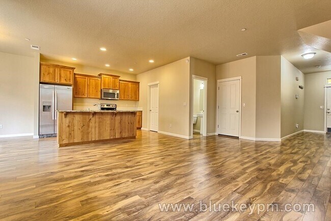 Foto del edificio - Hazel Dell  4 bed, 3 bath with Easy access...
