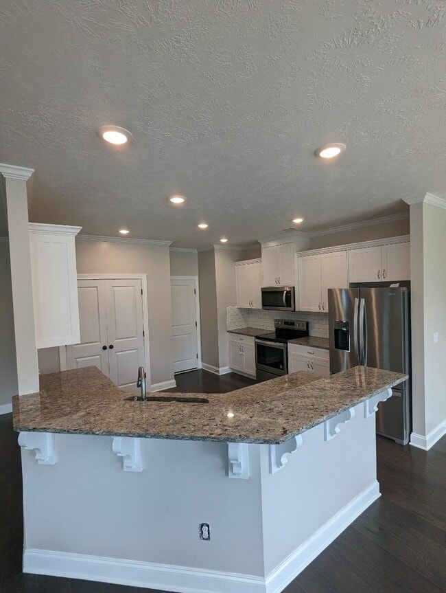 Foto del edificio - 5105 Heathbrook Dr