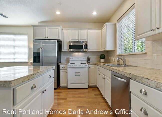 Building Photo - 2 br, 2.5 bath House - 965 NE Wheelock Pl
