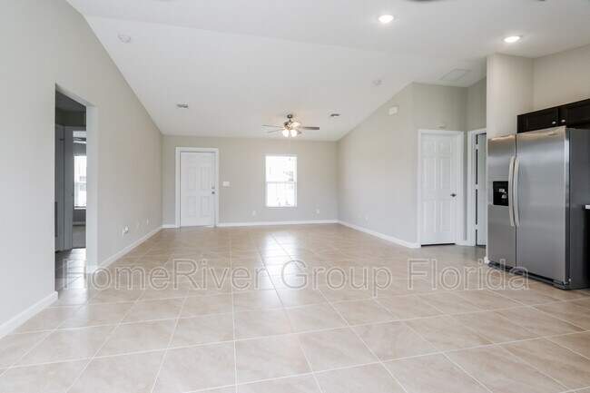 Foto del edificio - 1037 SW Sudder Ave