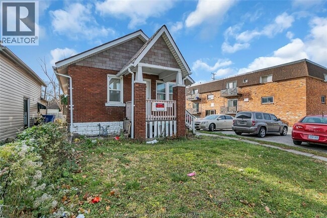 Building Photo - 915 Josephine Ave