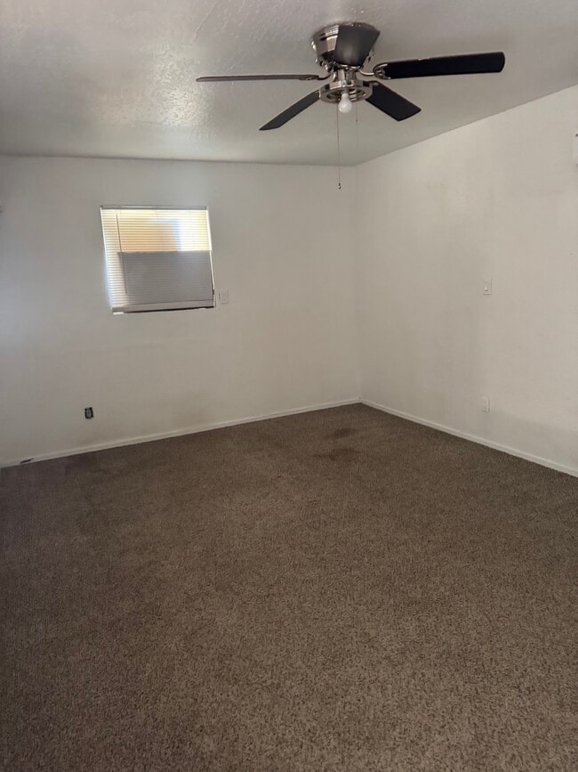 Building Photo - 7602 W Whitton Ave