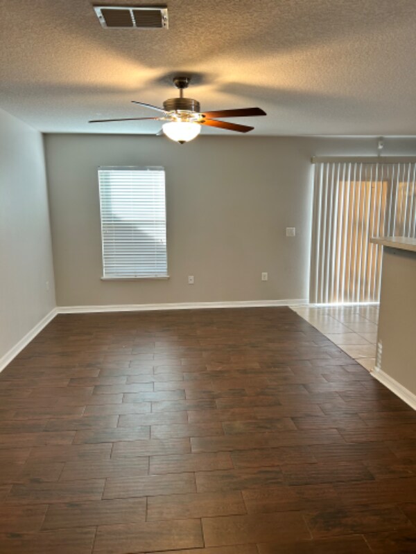 Foto del edificio - 8218 Halls Hammock Ct