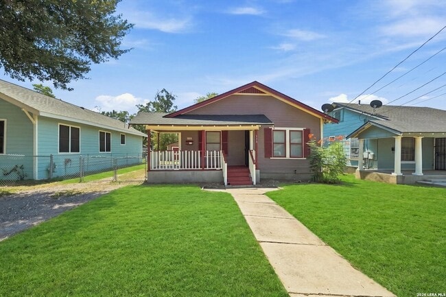 Building Photo - 506 E Whittier St