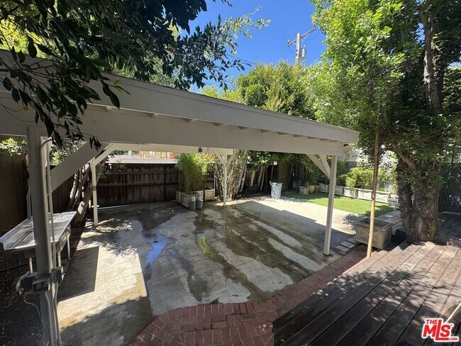 Foto del edificio - 2421 California Ave